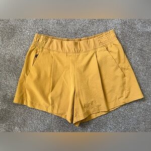 Athleta Brooklyn Short Textured